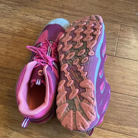 Merrell women’s hiking shoes - waterproof - pink/ purple - size 7 - lace up - Picture 8 of 8